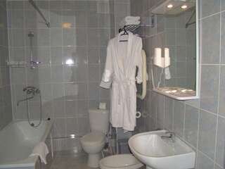 Гостиница Елец Елец Трехместный номер с собственной ванной комнатой-4